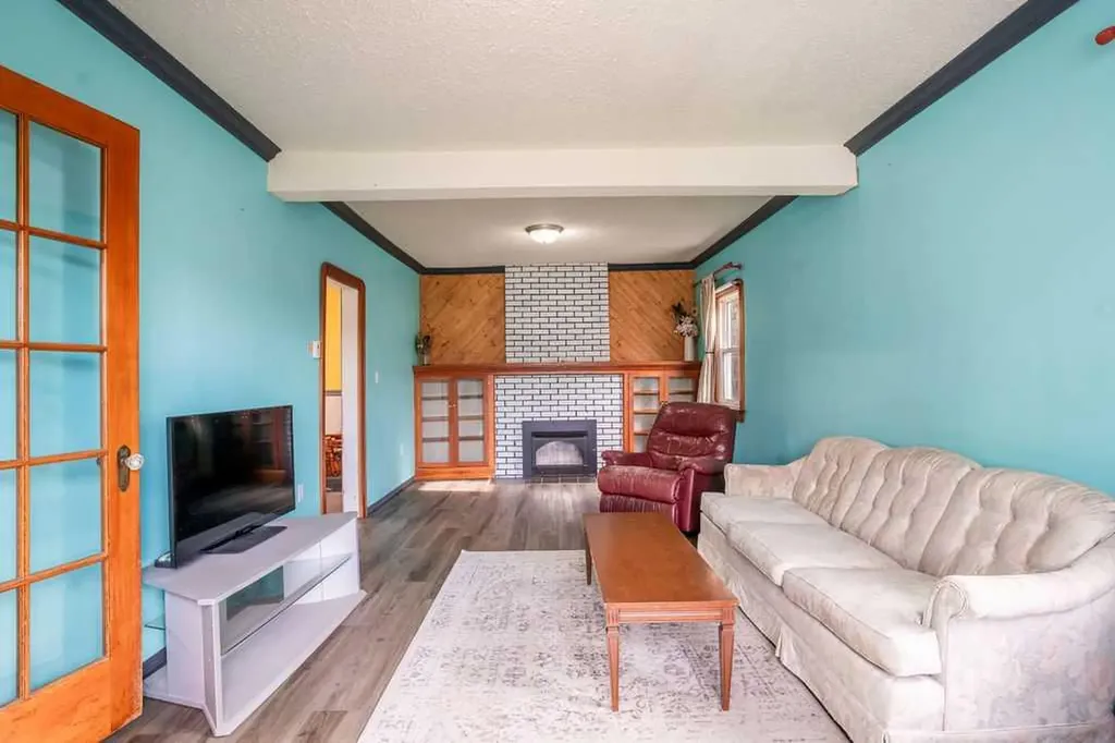 4716 52 Avenue Vermilion AB T9X 1S5