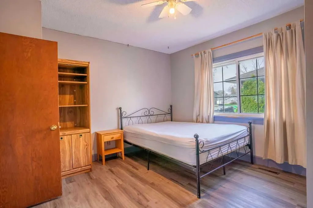 4716 52 Avenue Vermilion AB T9X 1S5