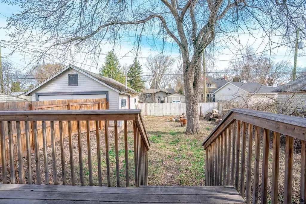 4716 52 Avenue Vermilion AB T9X 1S5