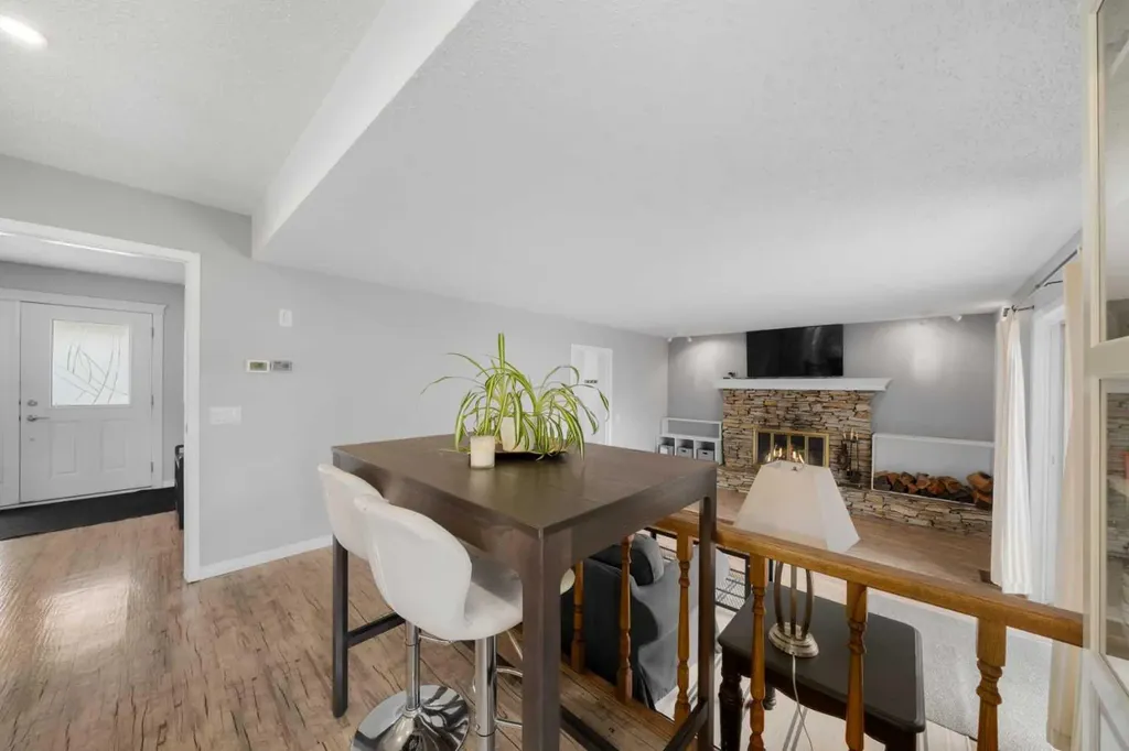 38 Suntree Lane Okotoks AB T0L 1T1