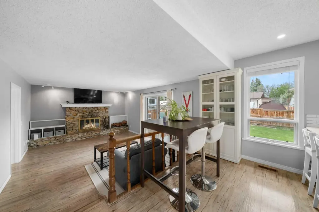 38 Suntree Lane Okotoks AB T0L 1T1