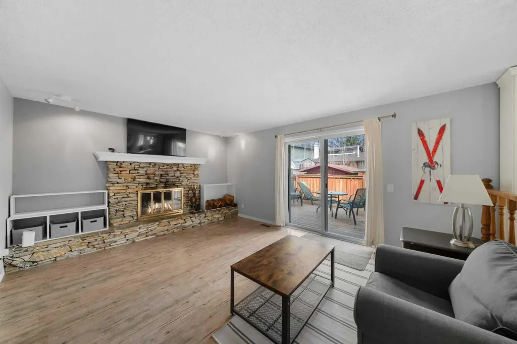38 Suntree Lane Okotoks AB T0L 1T1