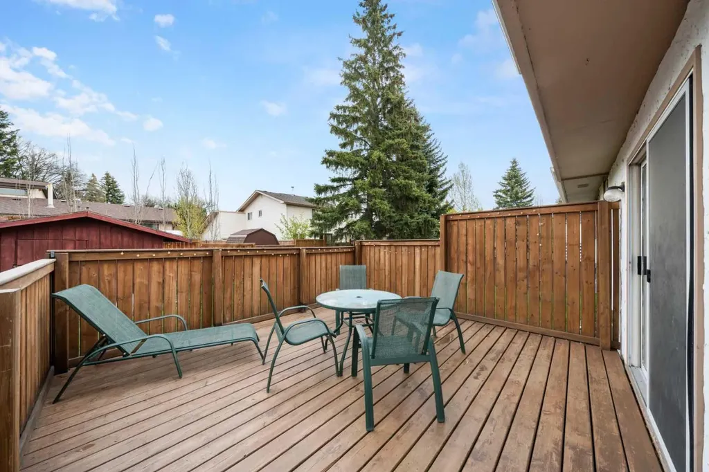 38 Suntree Lane Okotoks AB T0L 1T1