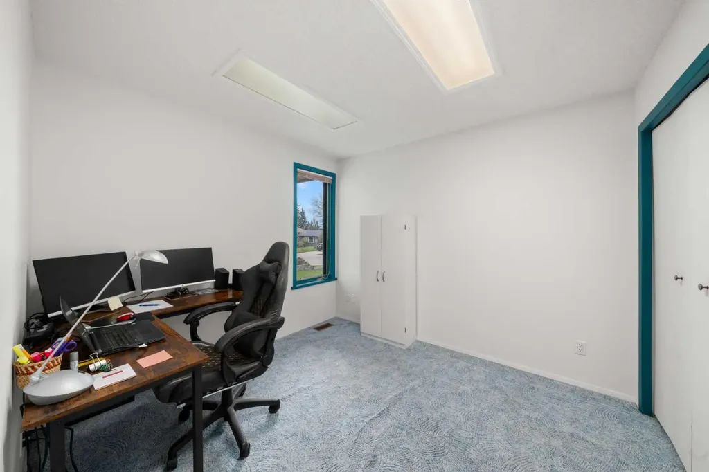 38 Suntree Lane Okotoks AB T0L 1T1