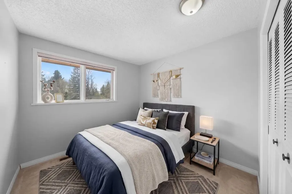 38 Suntree Lane Okotoks AB T0L 1T1
