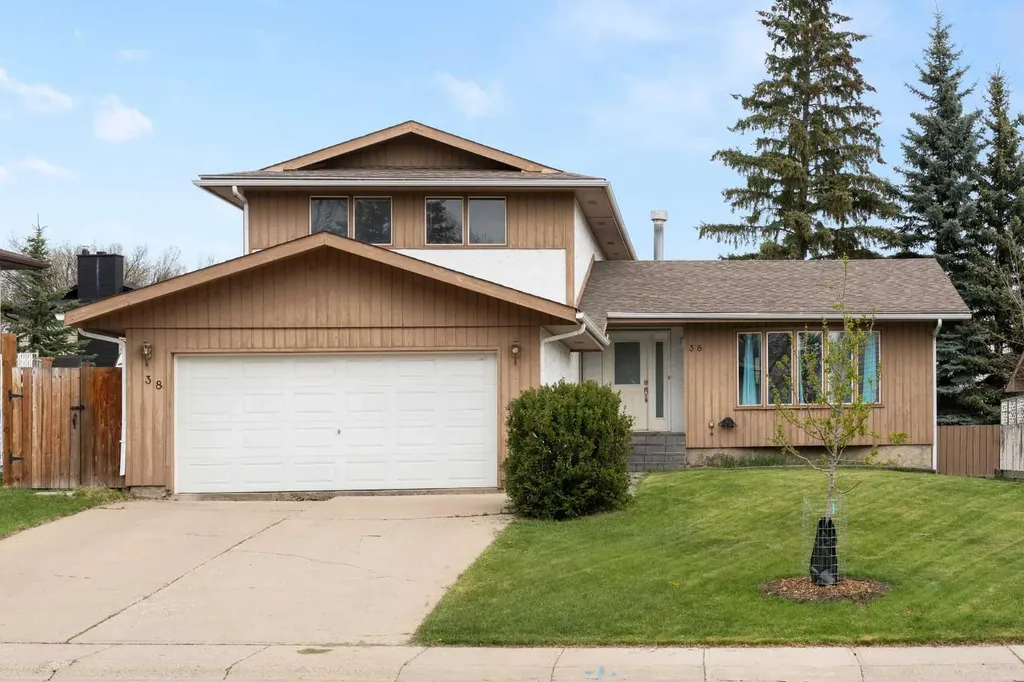38 Suntree Lane Okotoks AB T0L 1T1