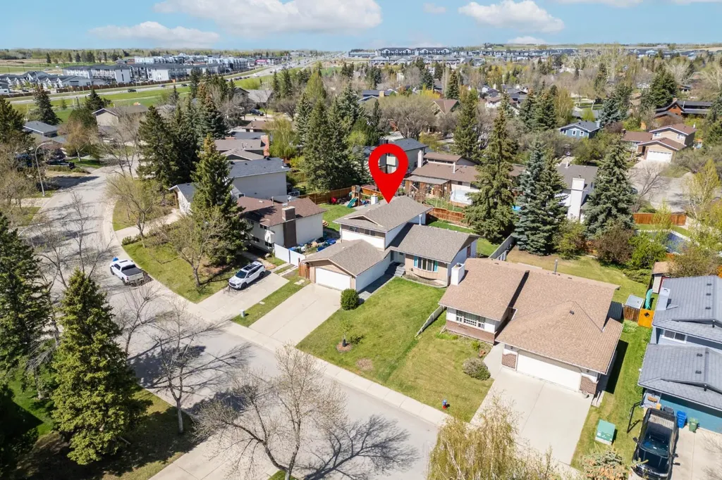 38 Suntree Lane Okotoks AB T0L 1T1