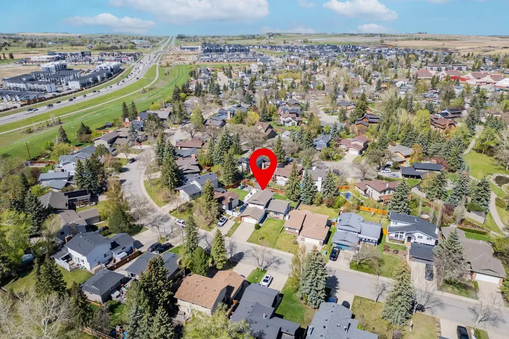 38 Suntree Lane Okotoks AB T0L 1T1