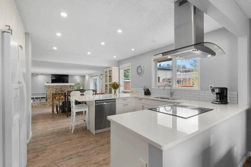 38 Suntree Lane Okotoks AB T0L 1T1