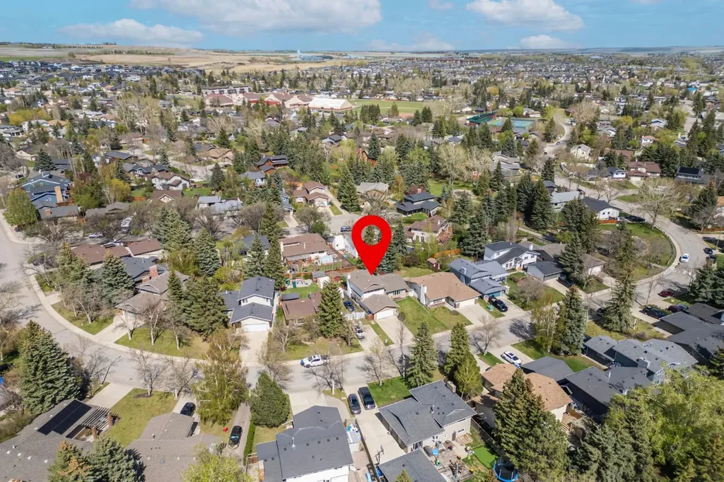 38 Suntree Lane Okotoks AB T0L 1T1