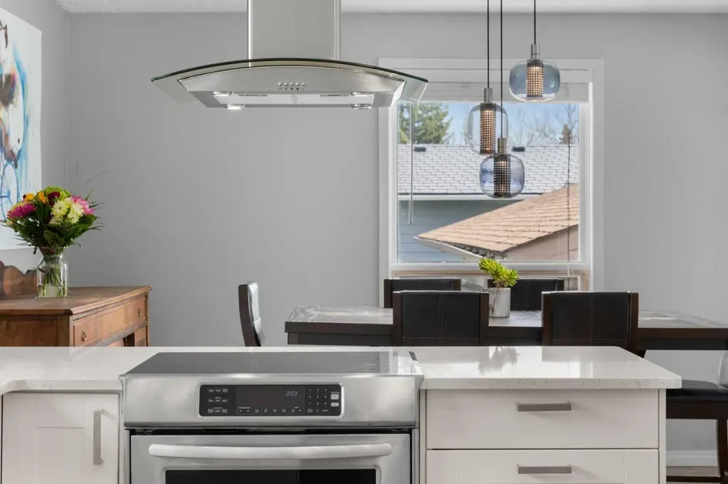 38 Suntree Lane Okotoks AB T0L 1T1