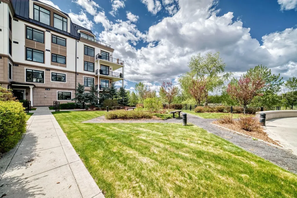 121 Quarry Way SE Calgary AB T2C 5J1