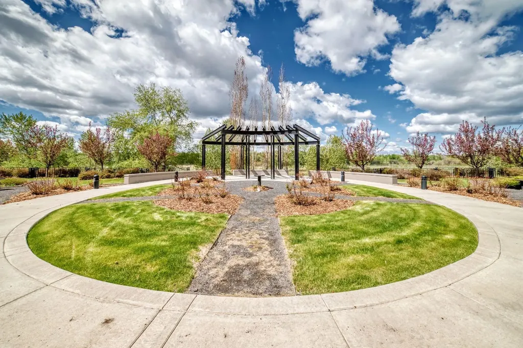 121 Quarry Way SE Calgary AB T2C 5J1