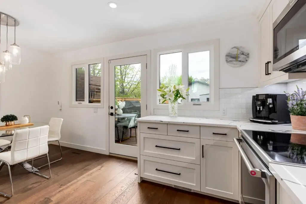 2132 6 Avenue NW Calgary AB T2N 0W7