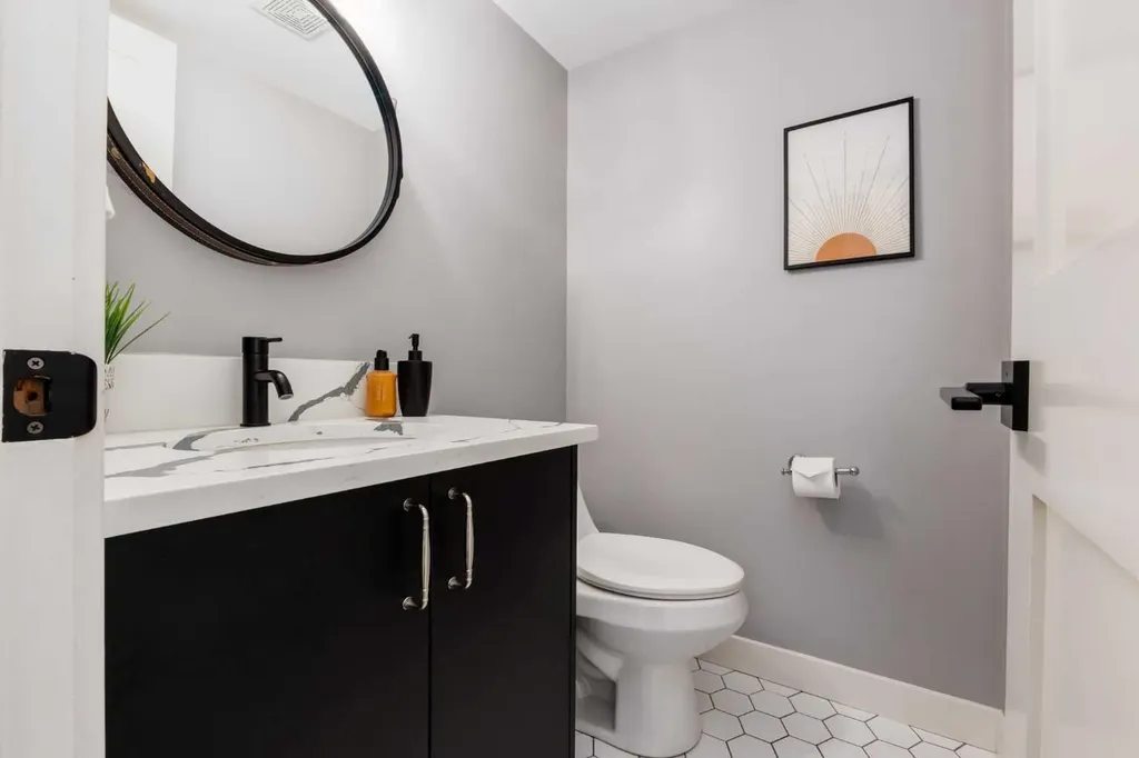 2132 6 Avenue NW Calgary AB T2N 0W7