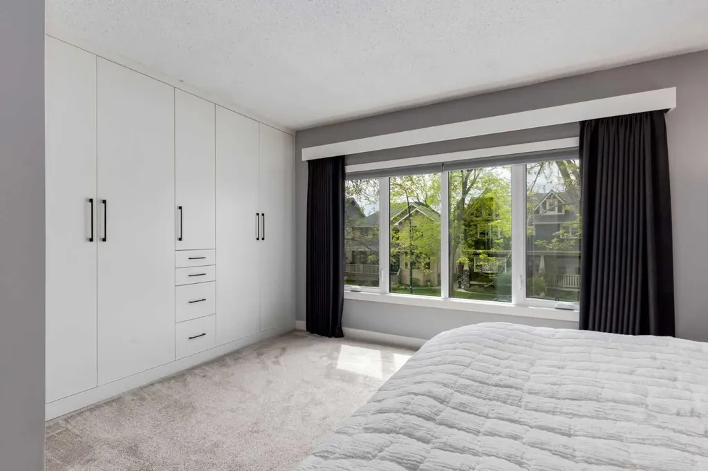 2132 6 Avenue NW Calgary AB T2N 0W7
