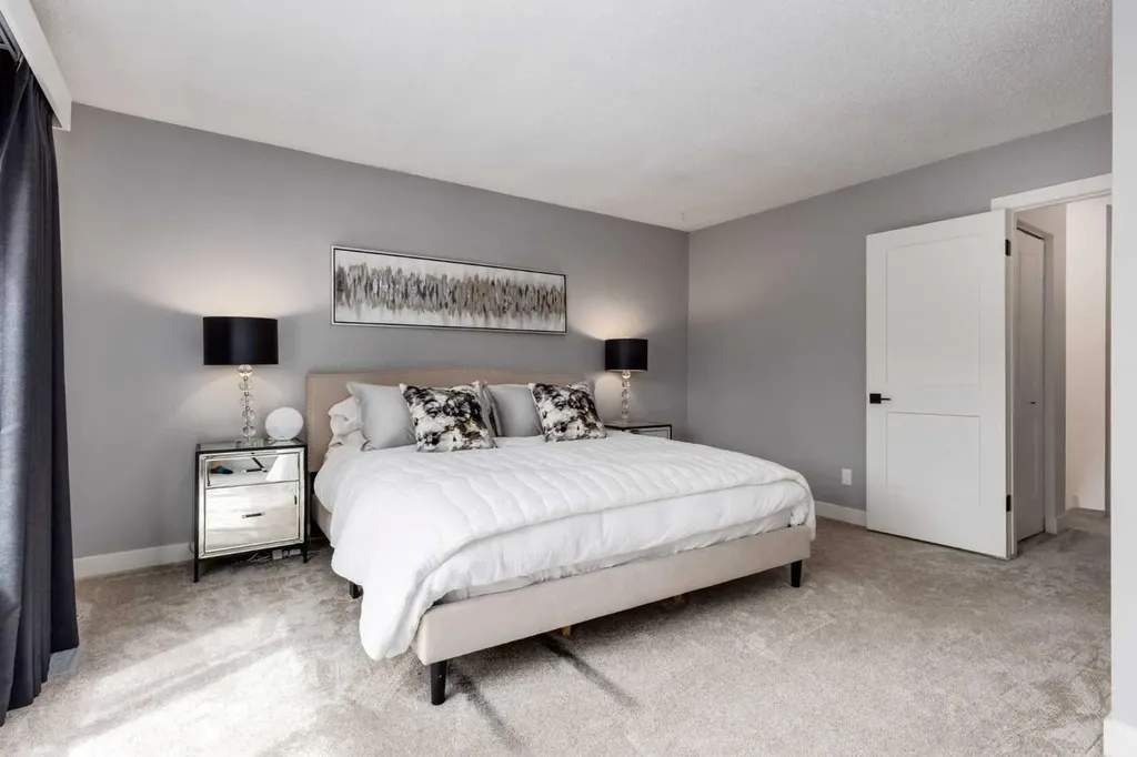2132 6 Avenue NW Calgary AB T2N 0W7