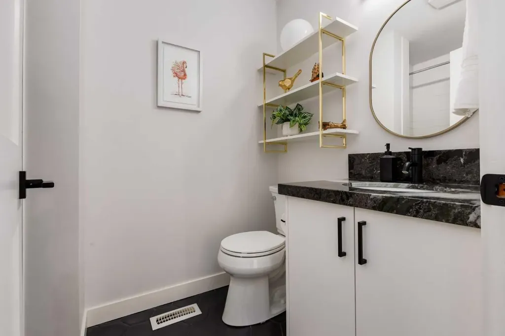 2132 6 Avenue NW Calgary AB T2N 0W7