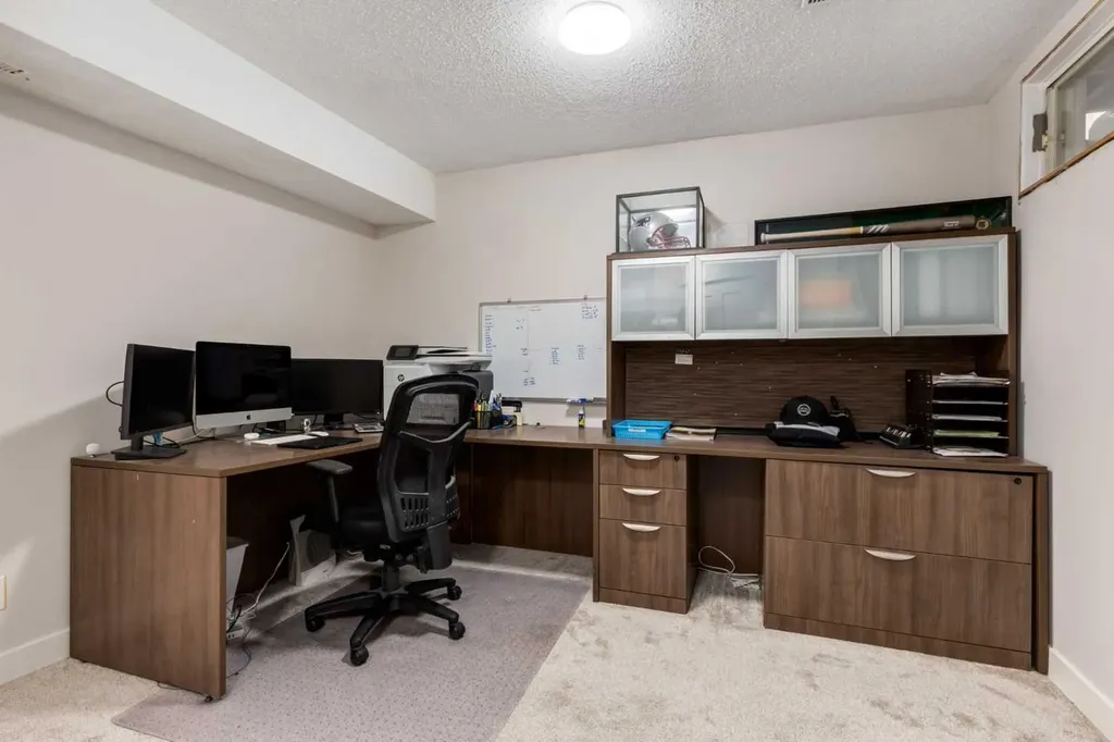 2132 6 Avenue NW Calgary AB T2N 0W7
