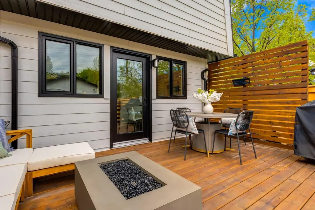 2132 6 Avenue NW Calgary AB T2N 0W7