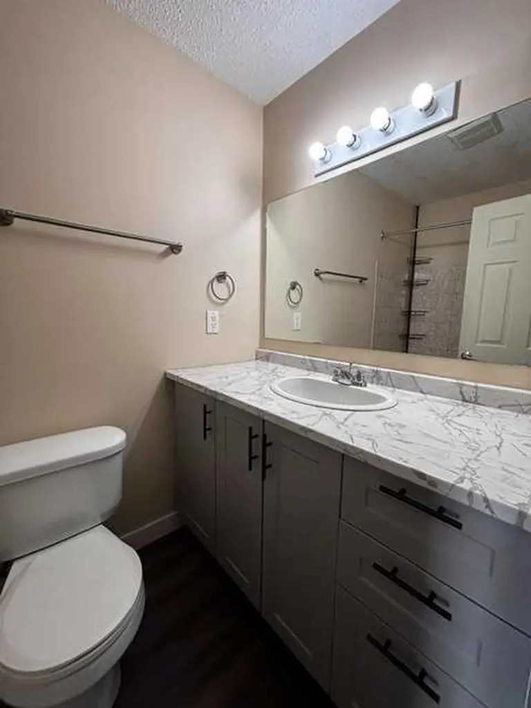 9501 72 Avenue Grande Prairie AB T8V 6A1