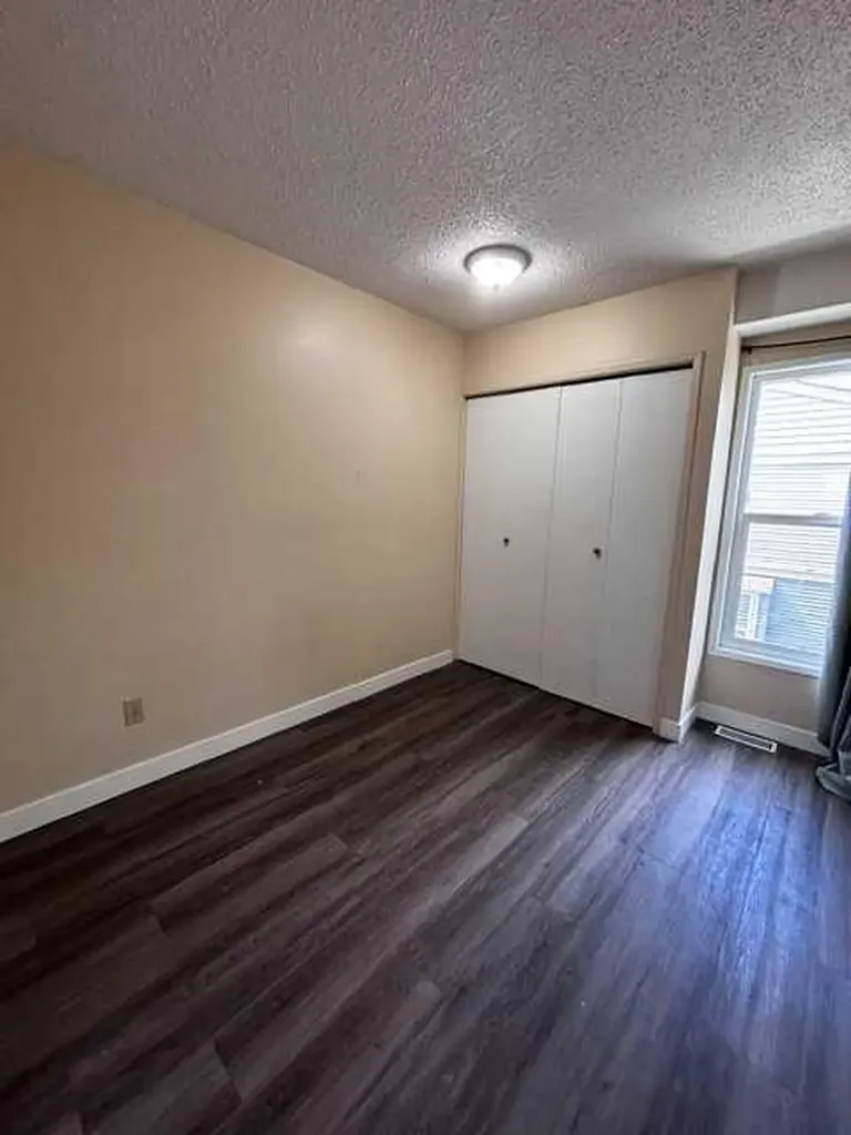 9501 72 Avenue Grande Prairie AB T8V 6A1