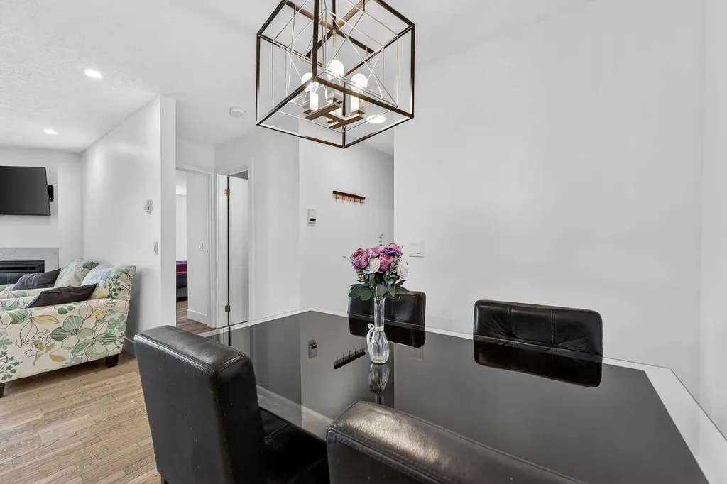 2031 Edenwold Heights NW Calgary AB T3A 3Y2