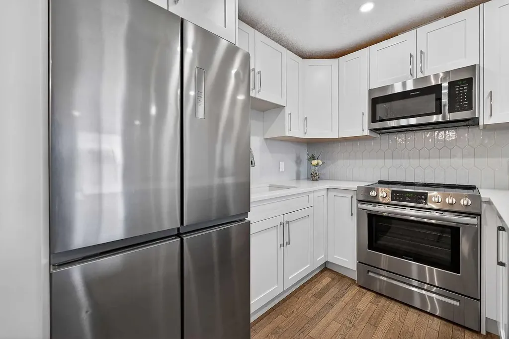 2031 Edenwold Heights NW Calgary AB T3A 3Y2