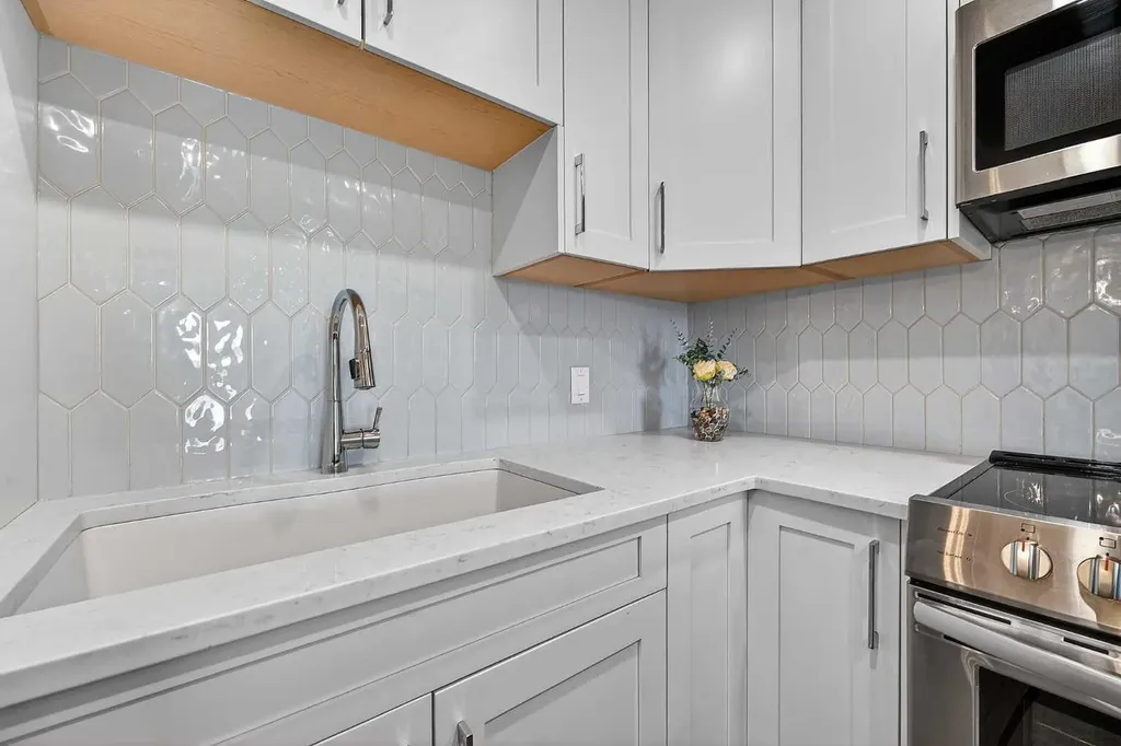 2031 Edenwold Heights NW Calgary AB T3A 3Y2