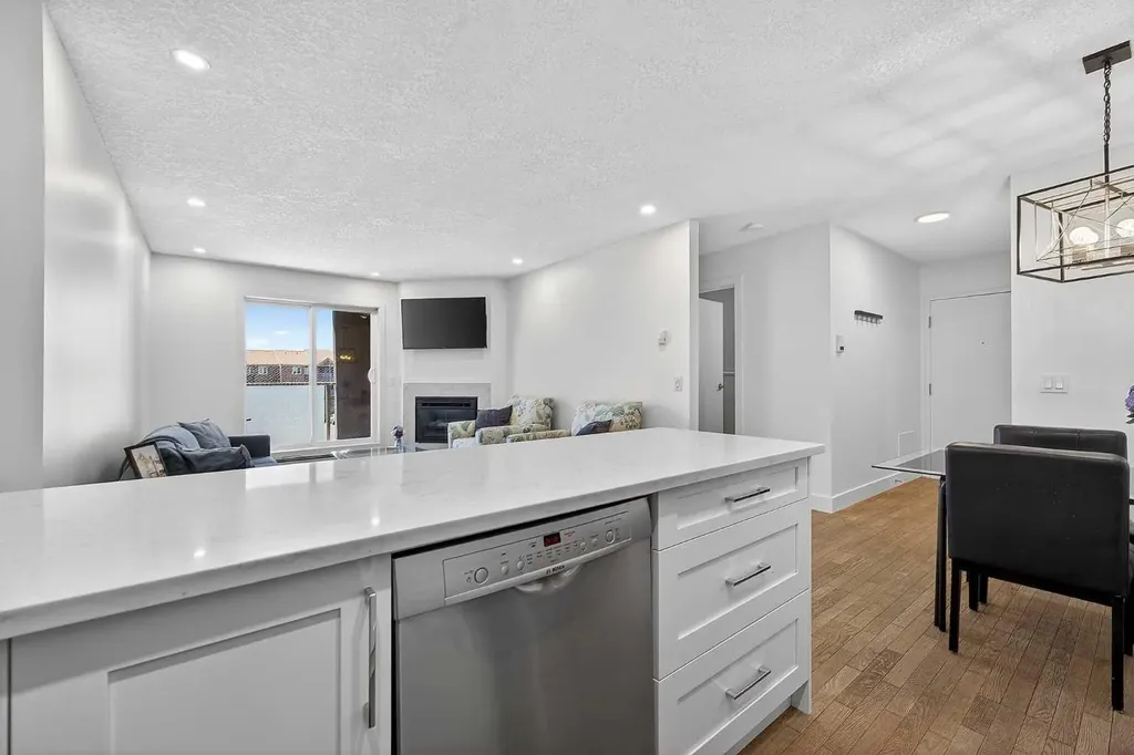 2031 Edenwold Heights NW Calgary AB T3A 3Y2