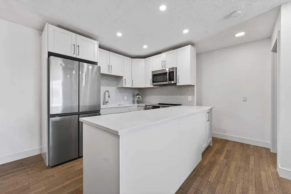 2031 Edenwold Heights NW Calgary AB T3A 3Y2