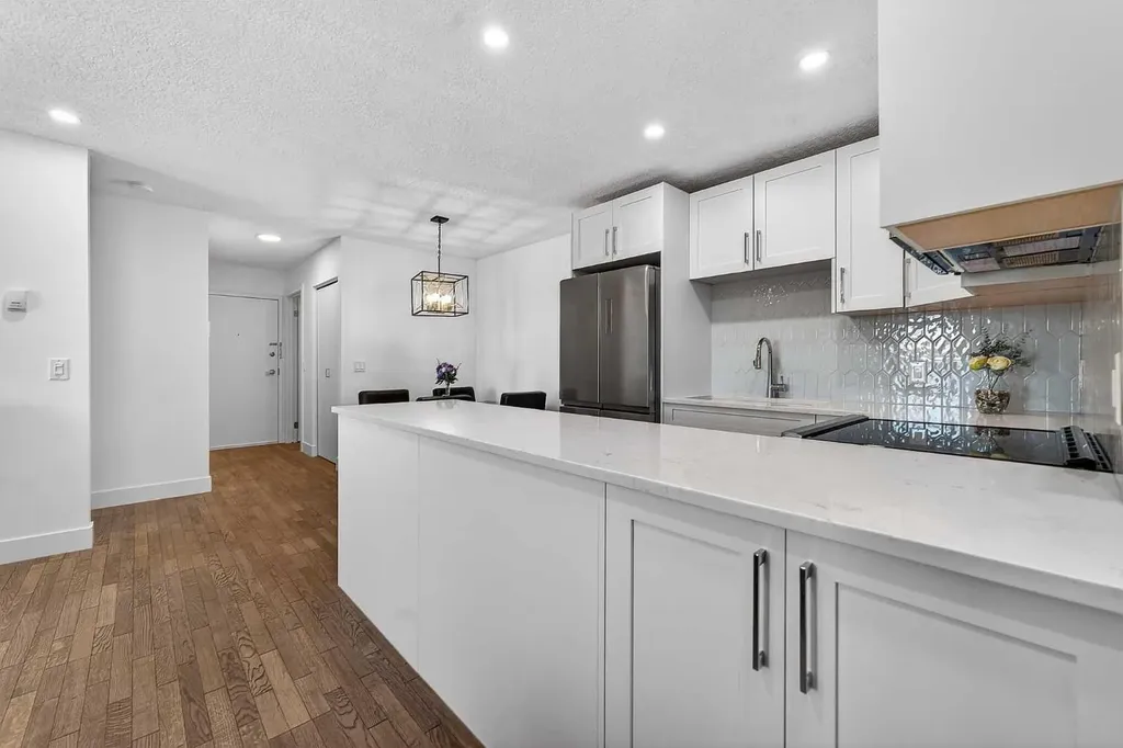2031 Edenwold Heights NW Calgary AB T3A 3Y2