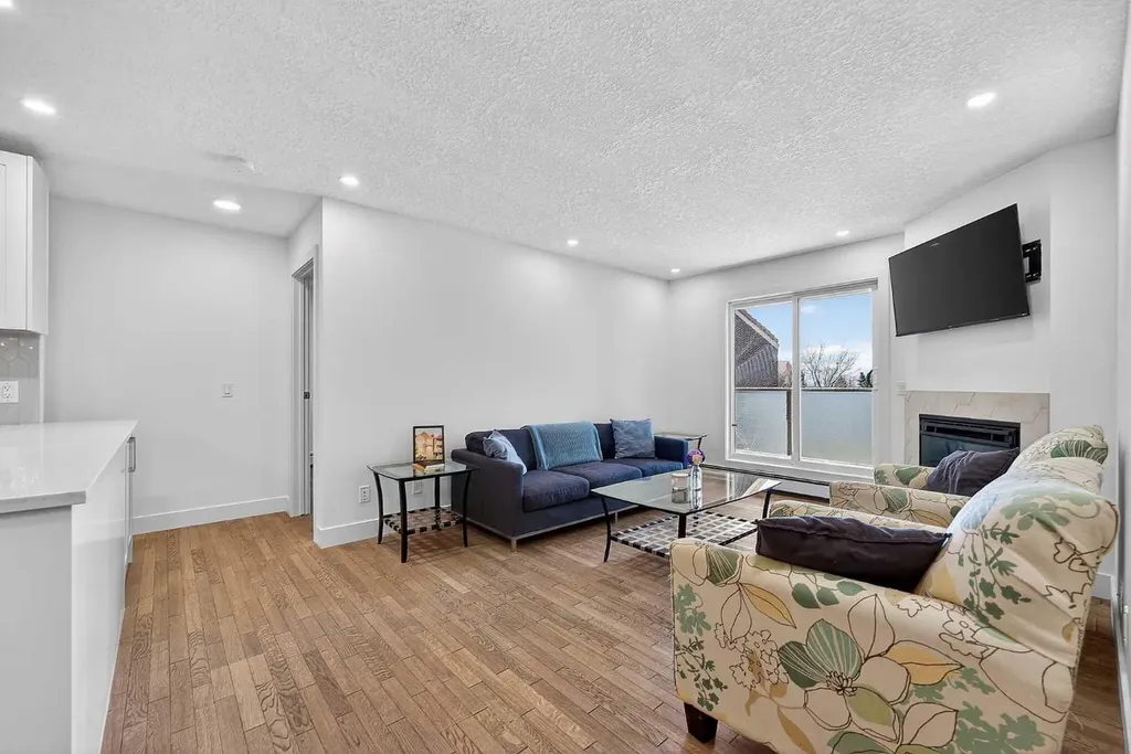 2031 Edenwold Heights NW Calgary AB T3A 3Y2