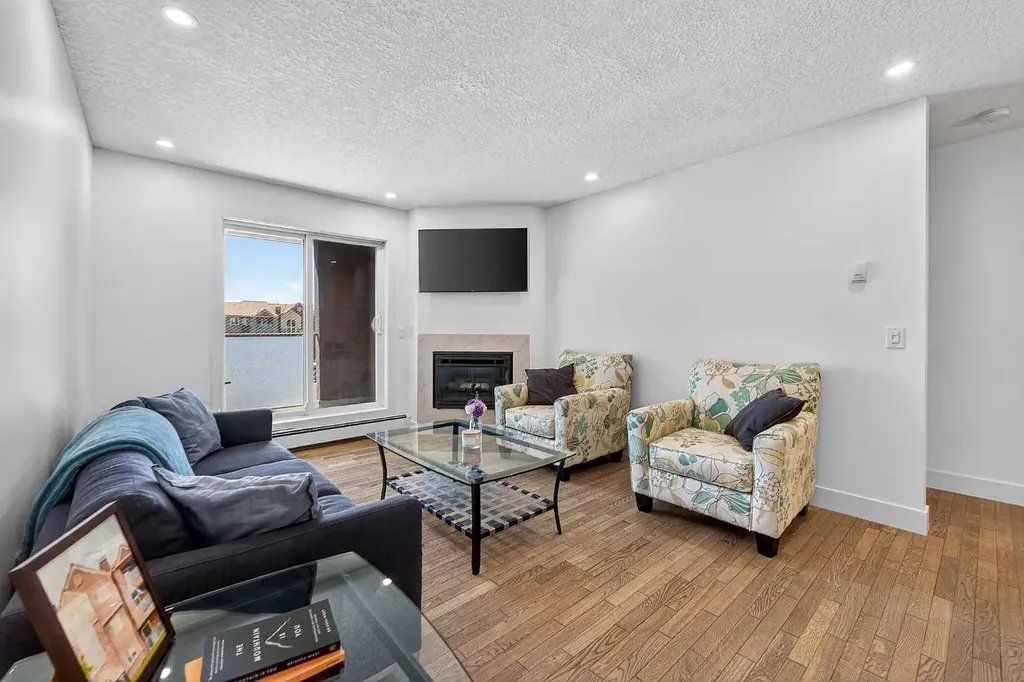 2031 Edenwold Heights NW Calgary AB T3A 3Y2