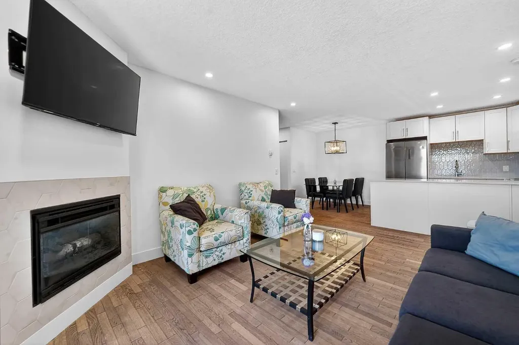 2031 Edenwold Heights NW Calgary AB T3A 3Y2