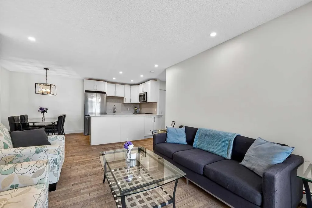 2031 Edenwold Heights NW Calgary AB T3A 3Y2