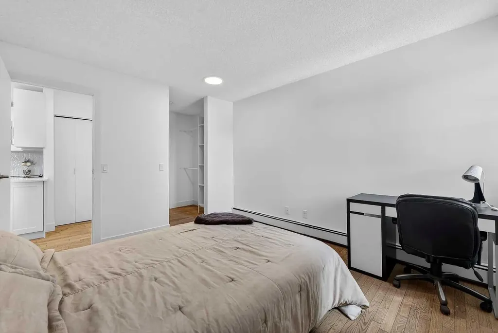 2031 Edenwold Heights NW Calgary AB T3A 3Y2