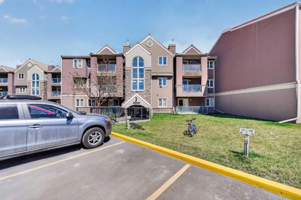 2031 Edenwold Heights NW Calgary AB T3A 3Y2
