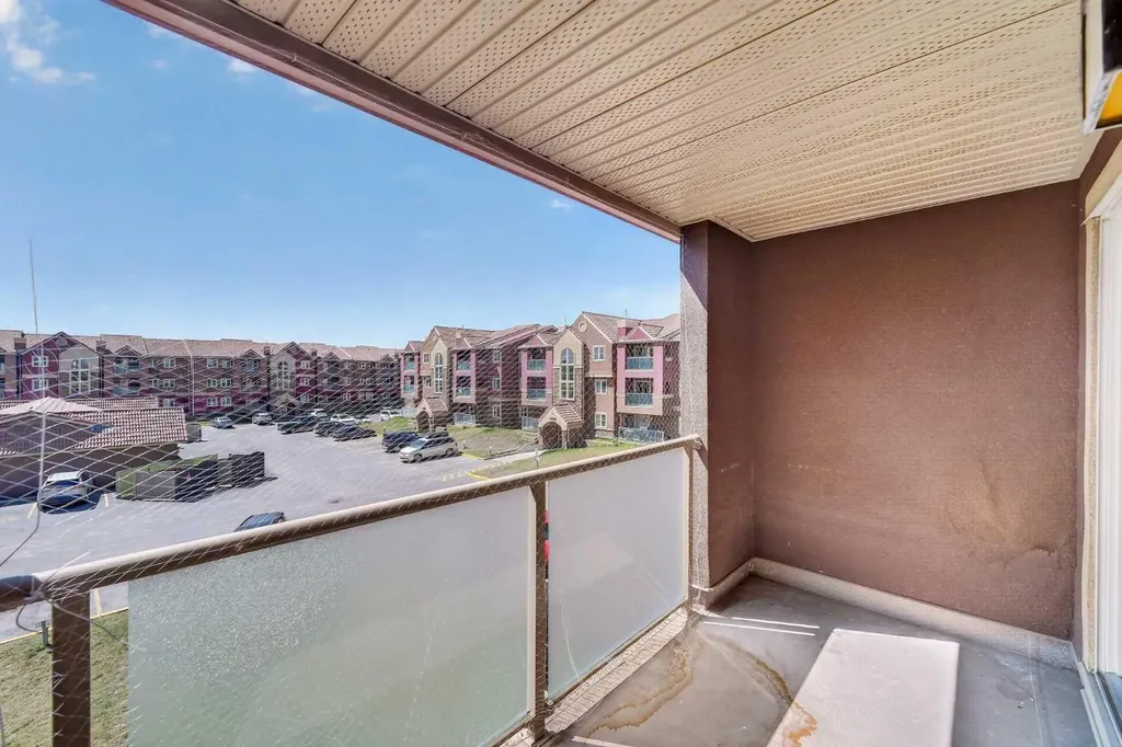 2031 Edenwold Heights NW Calgary AB T3A 3Y2