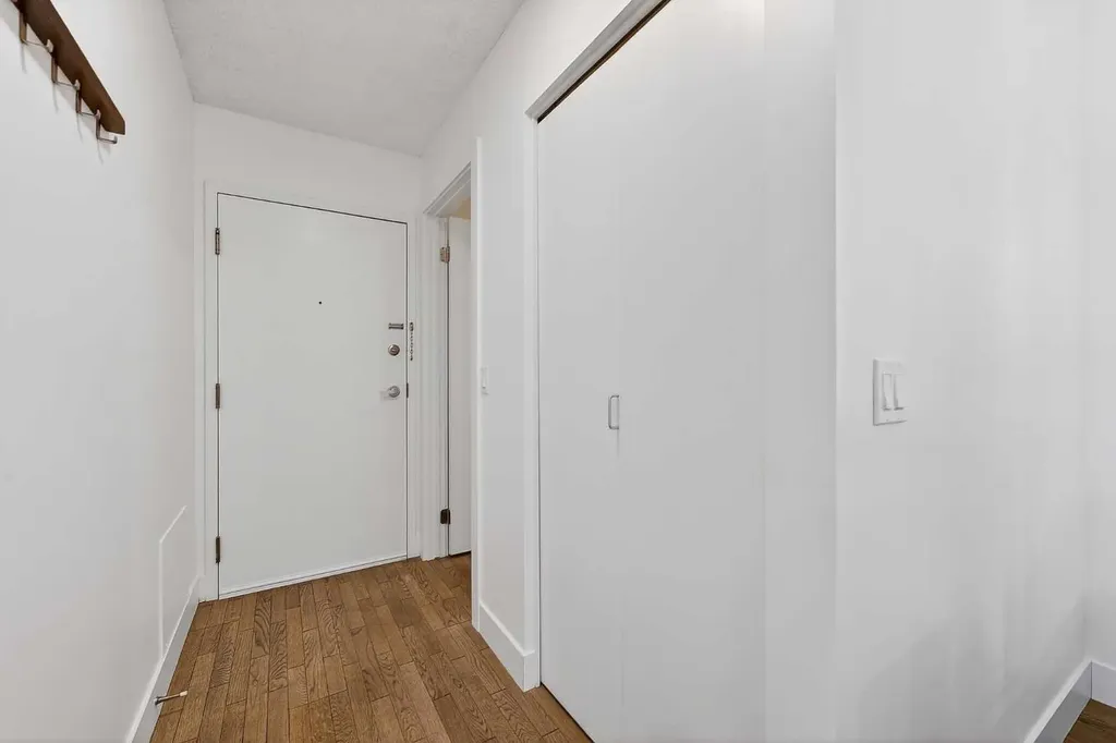 2031 Edenwold Heights NW Calgary AB T3A 3Y2