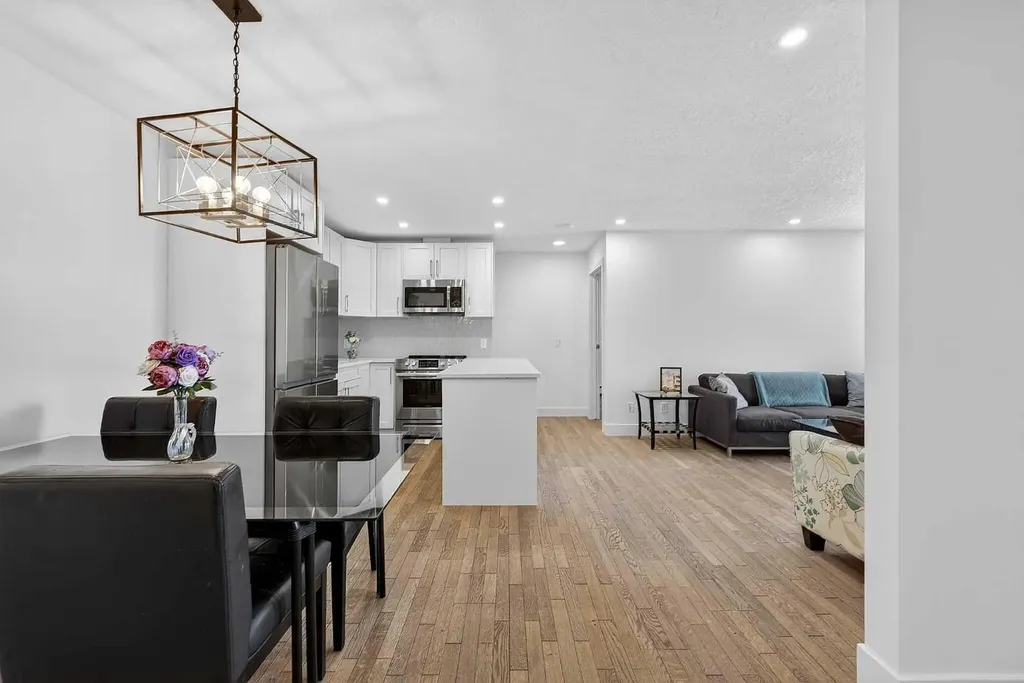 2031 Edenwold Heights NW Calgary AB T3A 3Y2