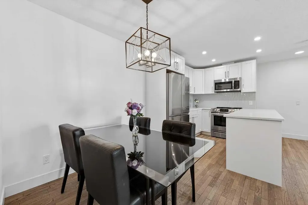 2031 Edenwold Heights NW Calgary AB T3A 3Y2