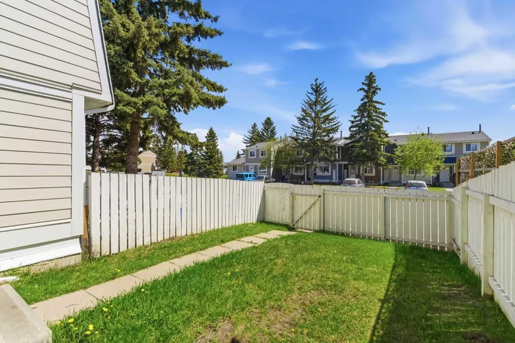 804 Madeira Drive NE Calgary AB T2A 7B7