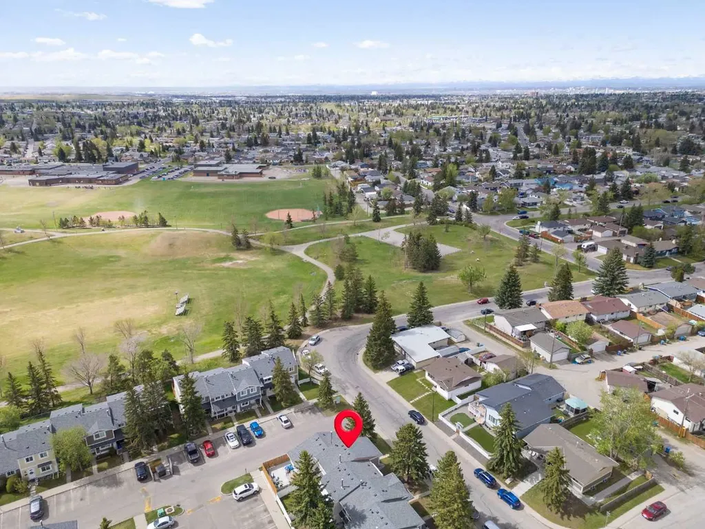 804 Madeira Drive NE Calgary AB T2A 7B7