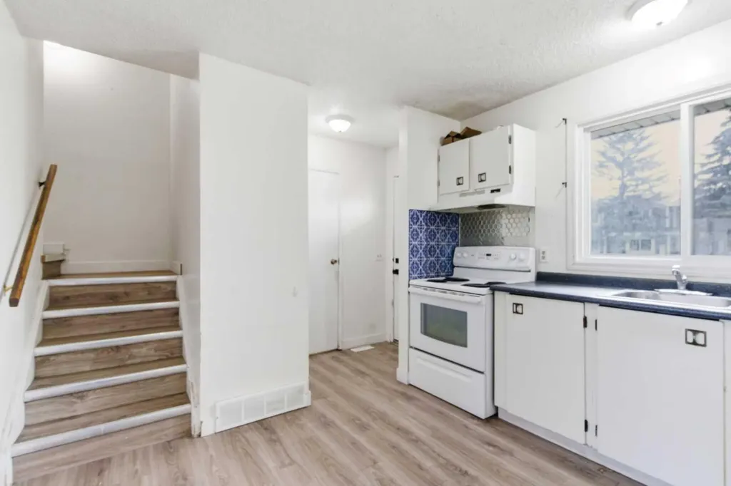 804 Madeira Drive NE Calgary AB T2A 7B7
