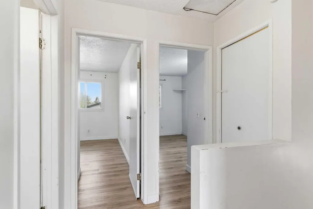 804 Madeira Drive NE Calgary AB T2A 7B7