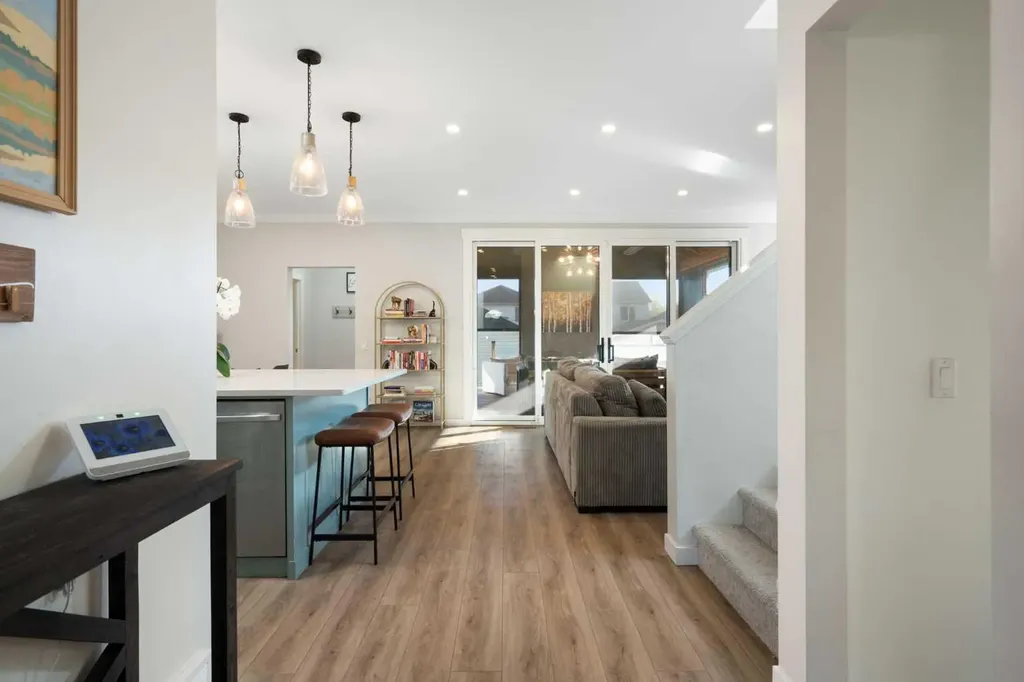 136 Prestwick Estate Way SE Calgary AB T2Z 3Z2