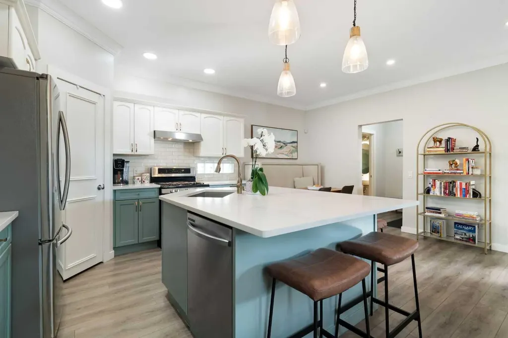 136 Prestwick Estate Way SE Calgary AB T2Z 3Z2