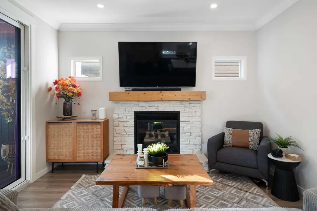 136 Prestwick Estate Way SE Calgary AB T2Z 3Z2