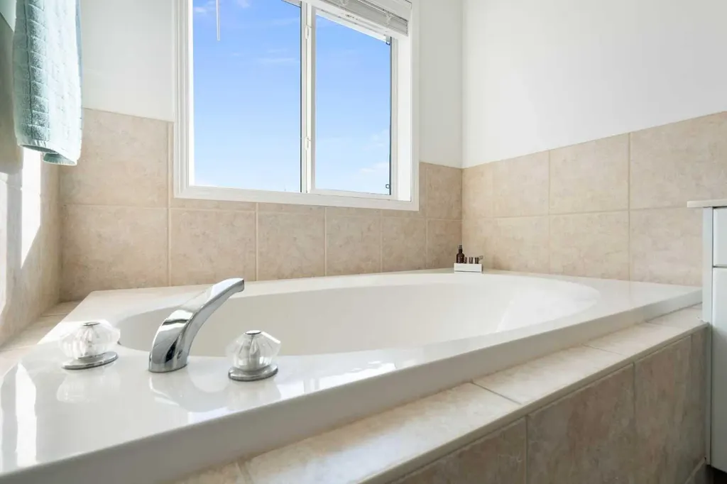 136 Prestwick Estate Way SE Calgary AB T2Z 3Z2